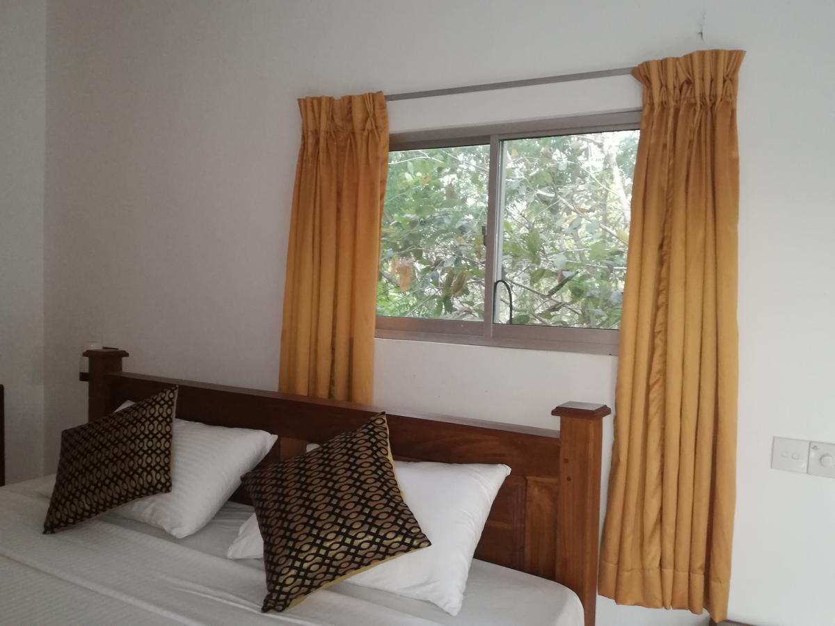 Deshani Holiday Inn Dambulla Exterior foto