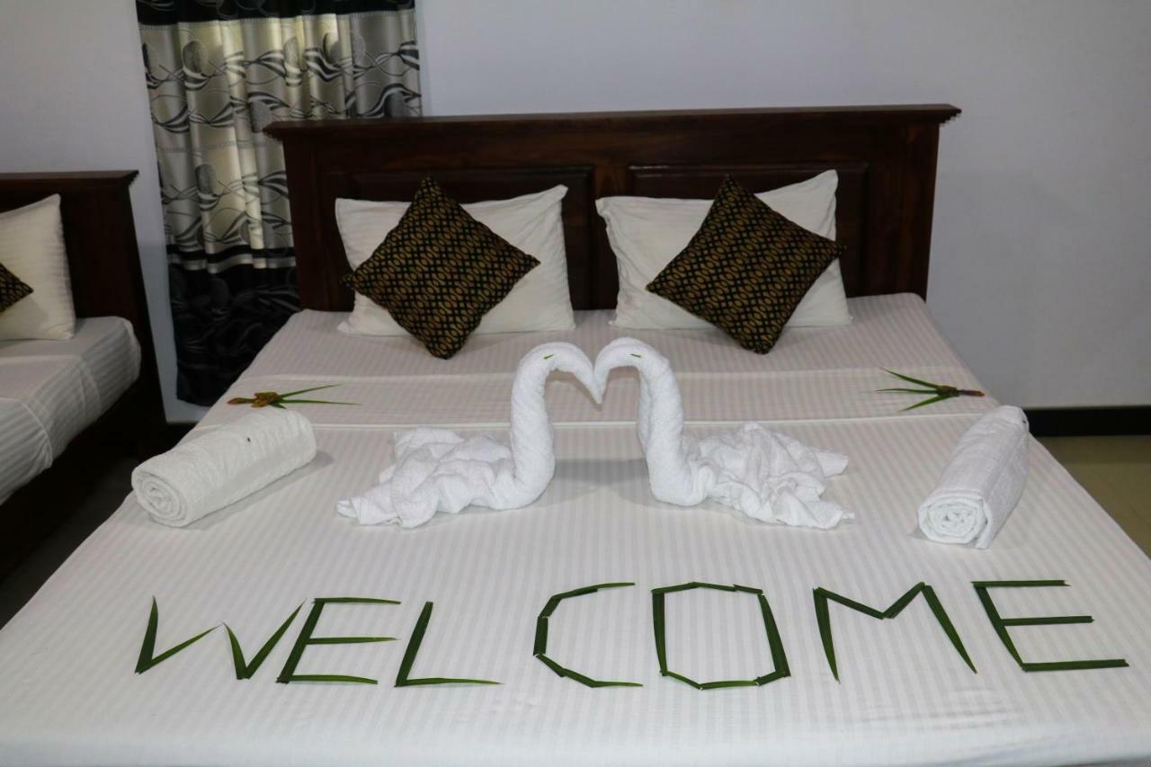 Deshani Holiday Inn Dambulla Exterior foto