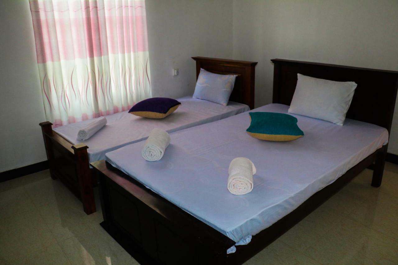 Deshani Holiday Inn Dambulla Exterior foto